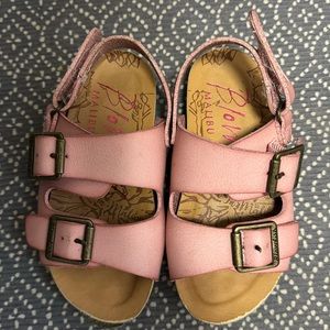 Easy to put on, Size 8 Toddler Sandals
